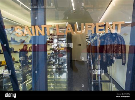 Geschäfte für SAINT LAURENT in Luxemburg und Umgebung.